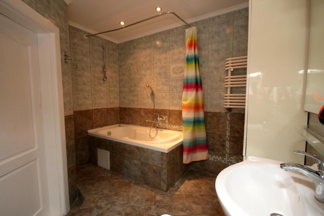 Inn Home Apartments - Pechersk Area Kiev Buitenkant foto